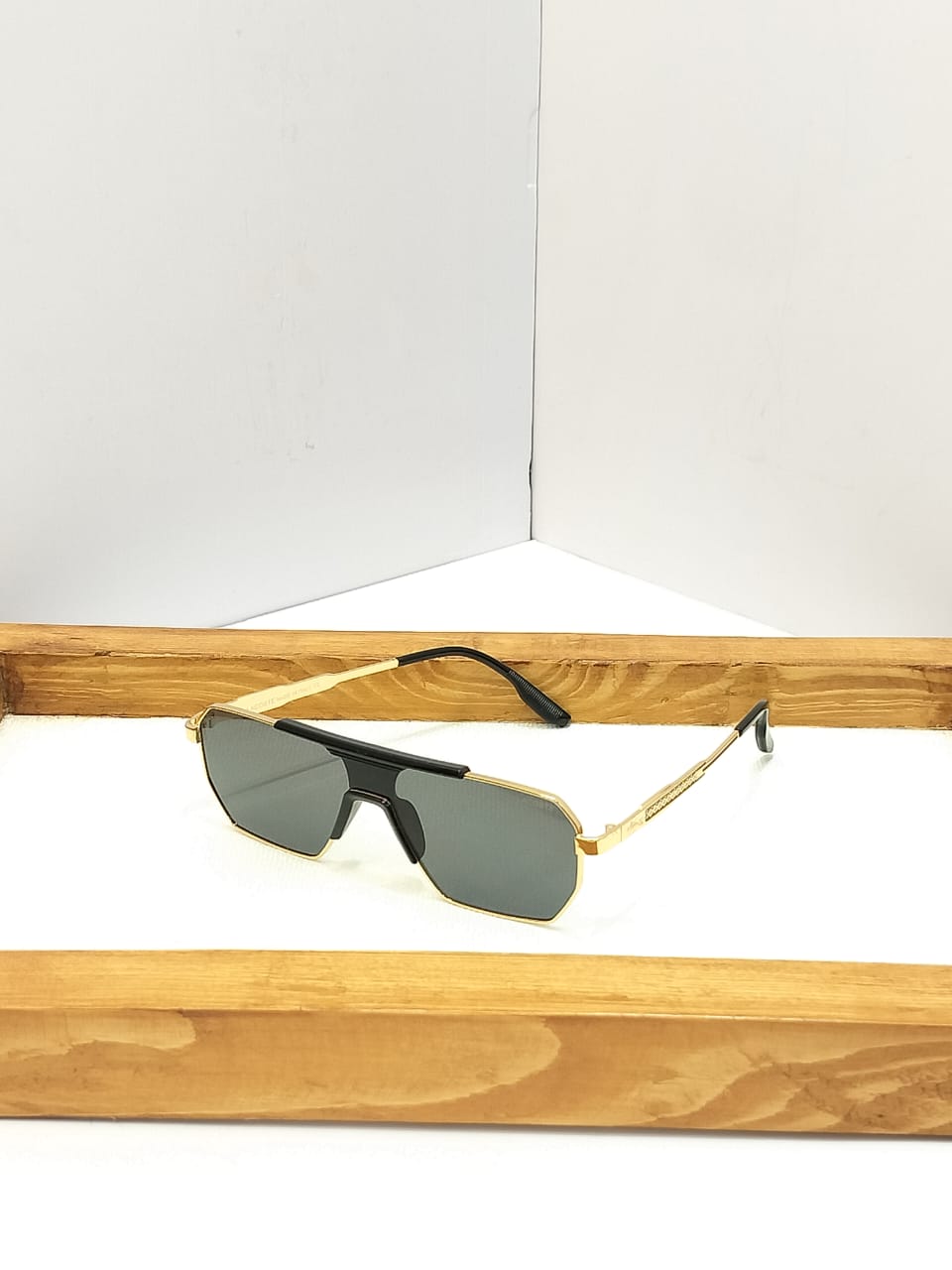 Flat Top Shield Aviator Sunglasses - Gold Wire Brow Bar Sport Shades