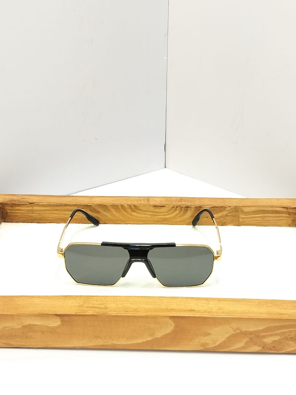 Flat Top Shield Aviator Sunglasses - Gold Wire Brow Bar Sport Shades