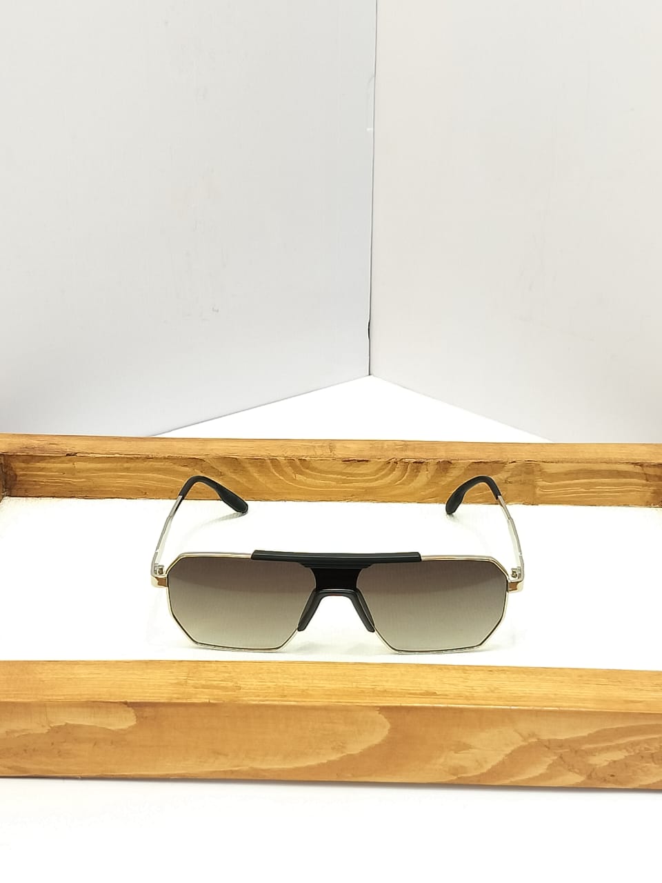 Flat Top Shield Aviator Sunglasses - Gold Wire Brow Bar Sport Shades